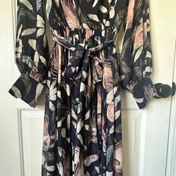 Miss Avenue floral maxi dress. Size small. - Picture 8 of 9